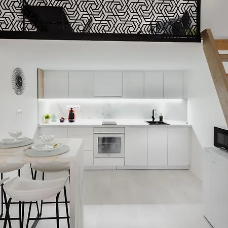Goldie Apartment *
